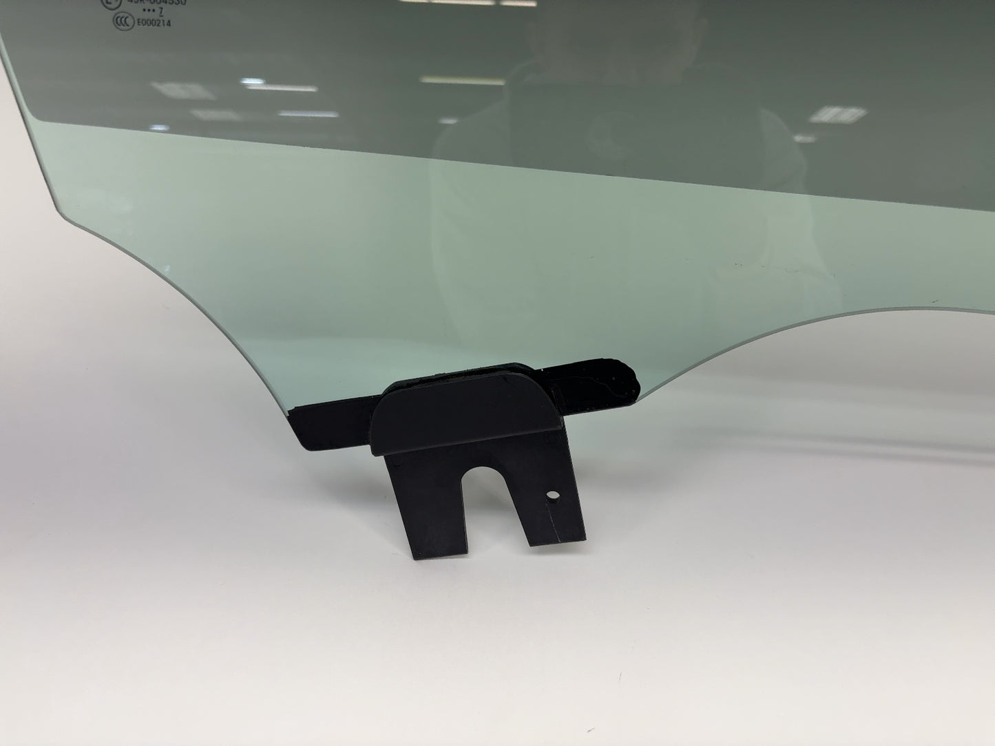 2017 Tesla Model X Front Right Door Glass 1028823-00-G