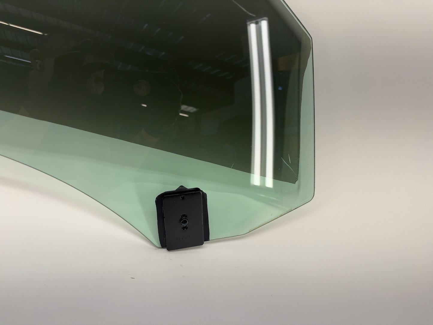 2021-2023 Tesla Model 3 Front Right Door Glass Laminated 1568569-00-C
