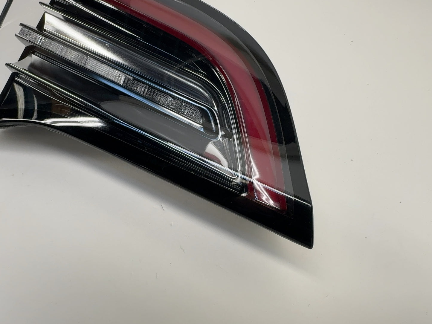 2021-2022 Tesla Model 3 Tail Lamp Liftgate Trunk Left 1077401-00-G