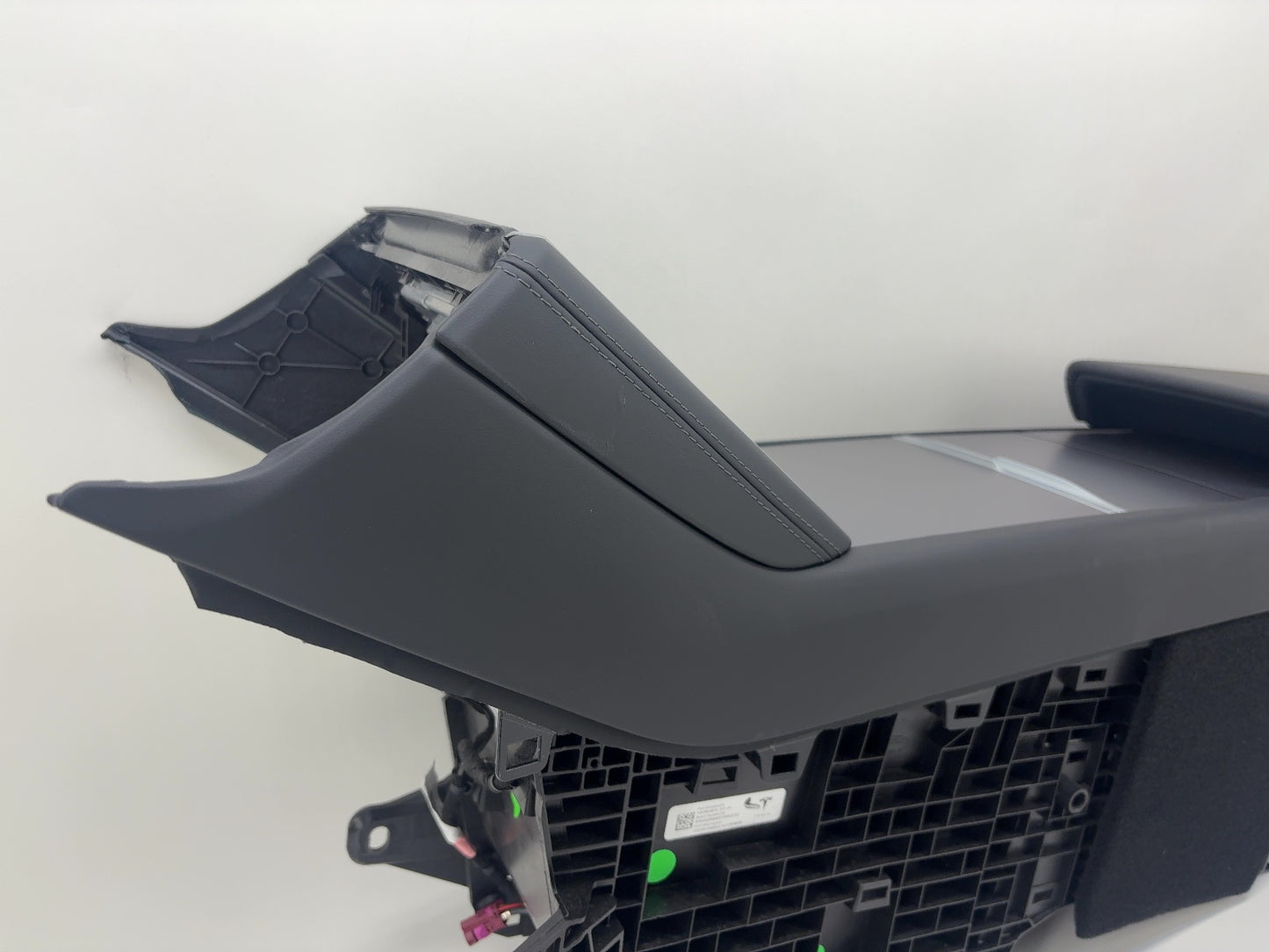 2026 Tesla Model Y Juniper Center Console 2101238-50-H