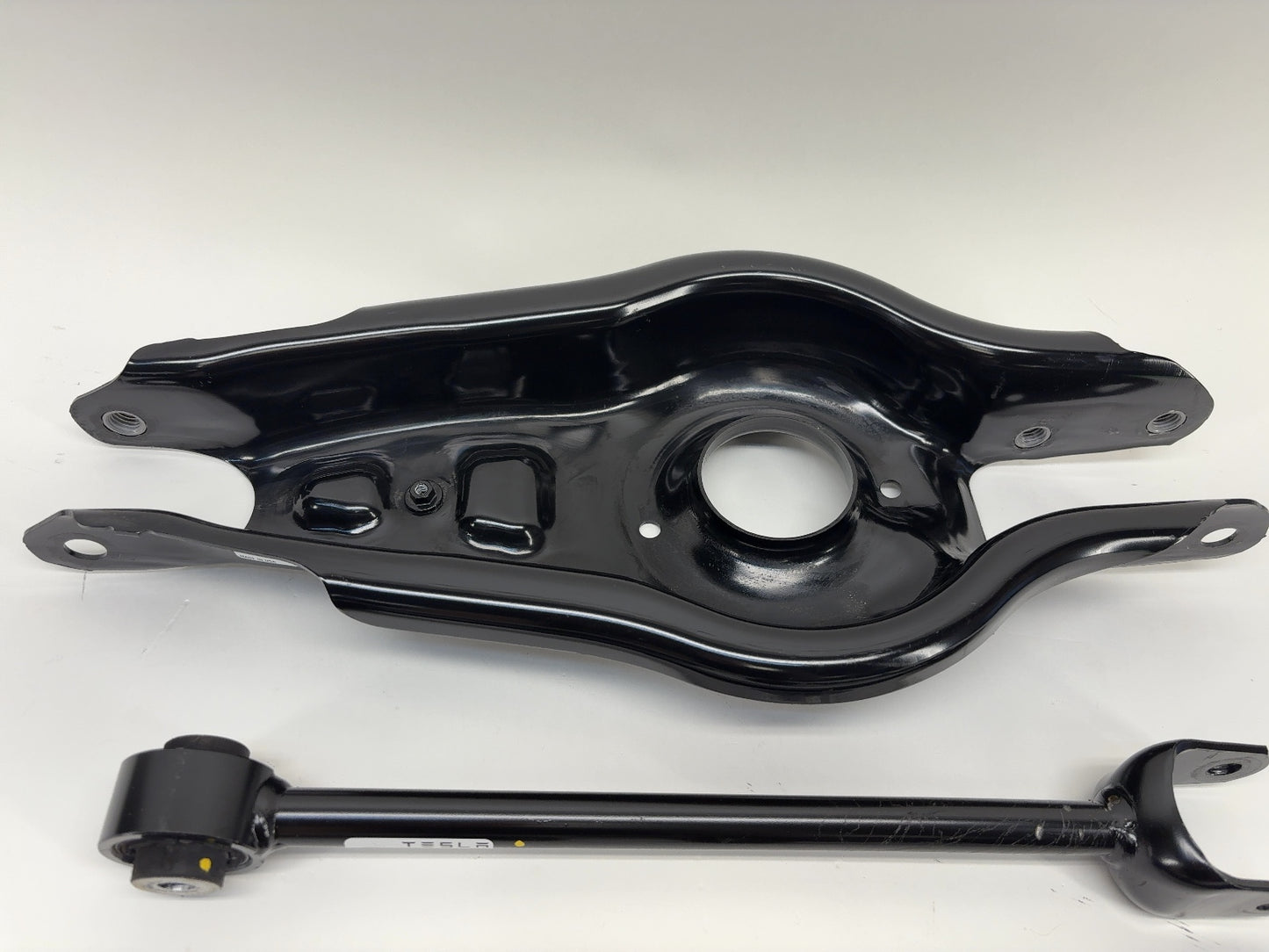 2026 Tesla Model Y Juniper Rear Right Control Arm Set 1277456-0R-A