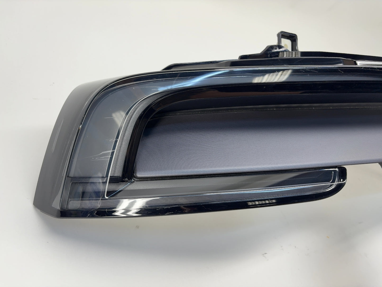 2025 Tesla Model Y Juniper Liftgate Lamp Assembly 2004606-00-B