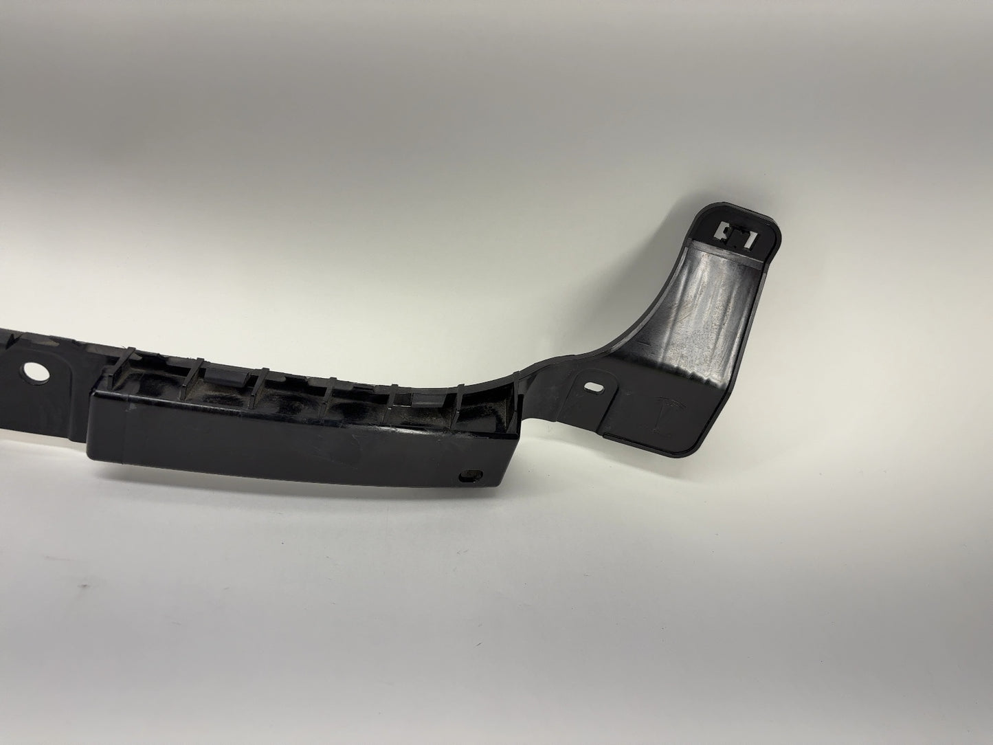 2023 Tesla Model 3 Rear Bumper Center Bracket 1083994-00-G
