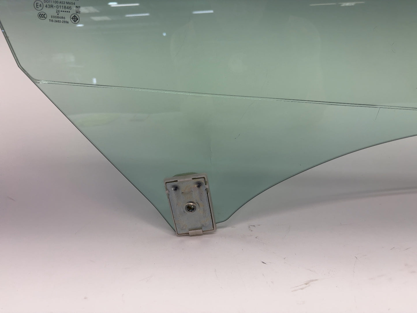 2024-2025 Tesla Model 3 Highland Front Right Door Glass Laminated 1773076-00-D