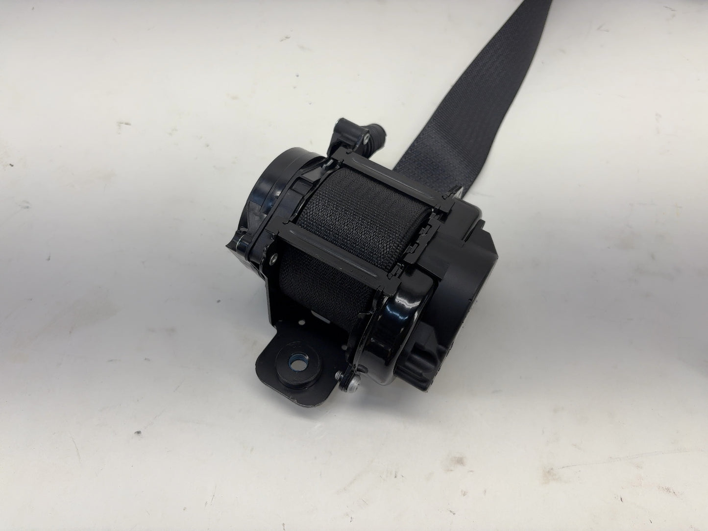 2021-2023 Tesla Model 3 Front Right Seatbelt w Pretensioner 1081279-01-H