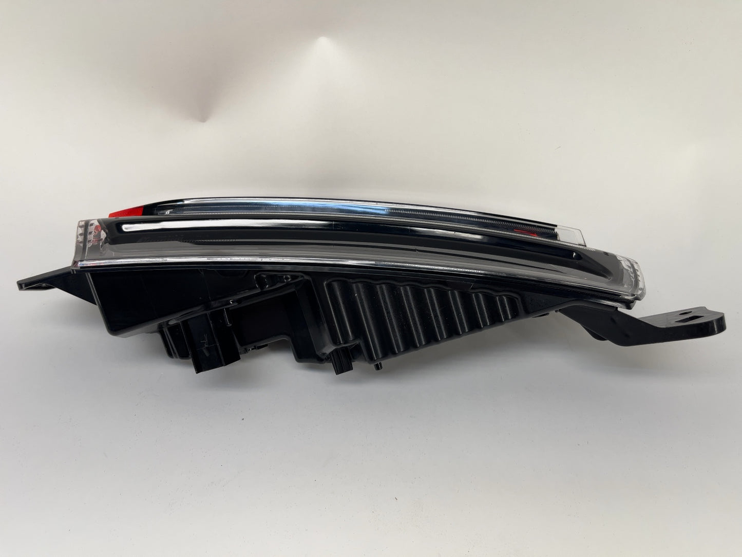 2025 Tesla Model 3 Highland Rear Bumper Lamp Right 1712514-00-E