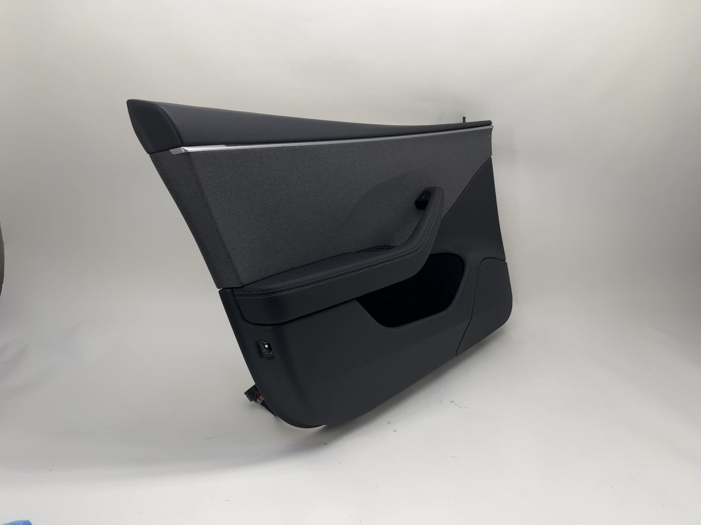 2025 Tesla Model 3 Highland Front Left Door Panel 1776730-20-E