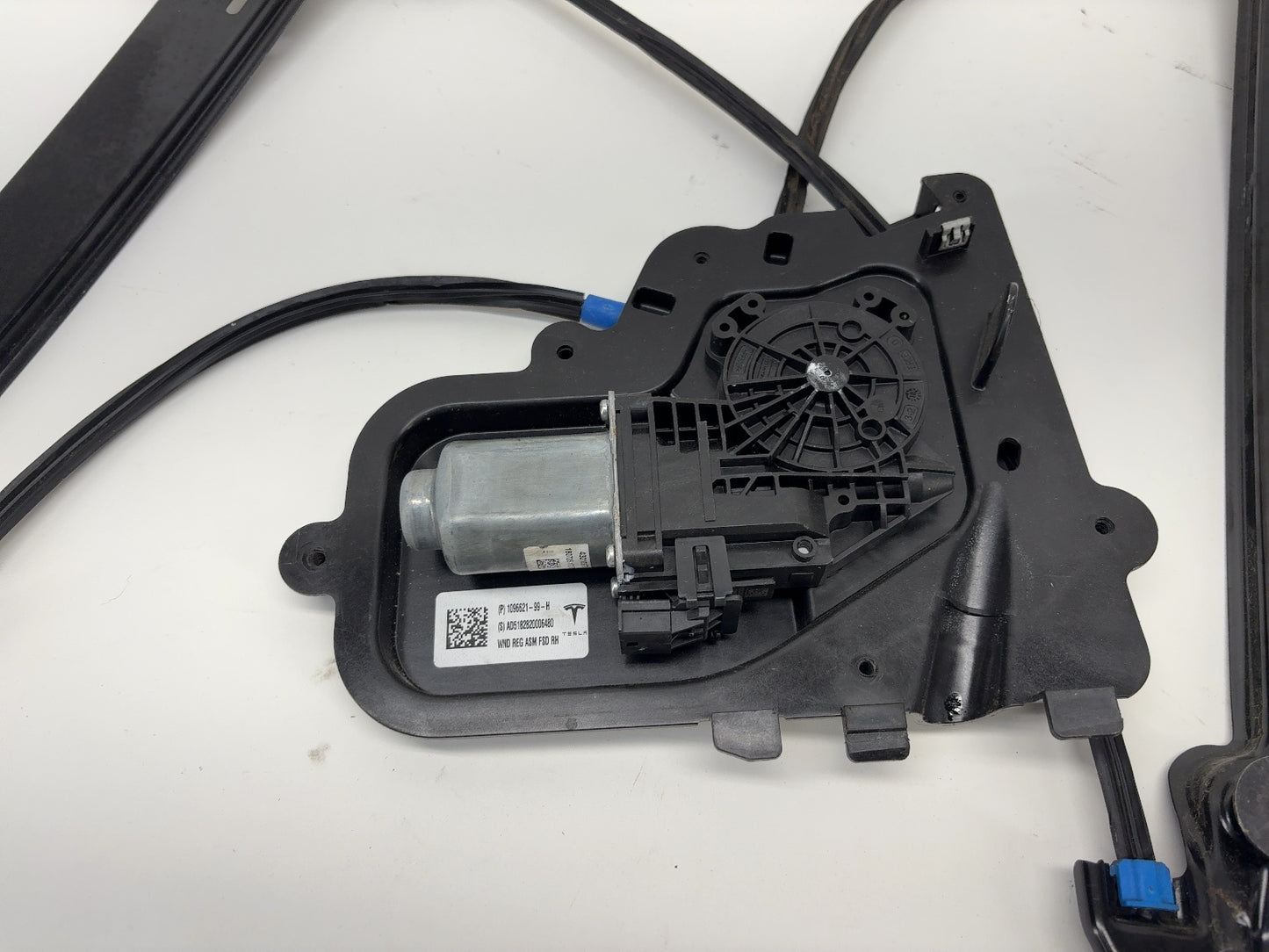 2018 Tesla Model 3 Front Right Window Regulator 1096621-99-H