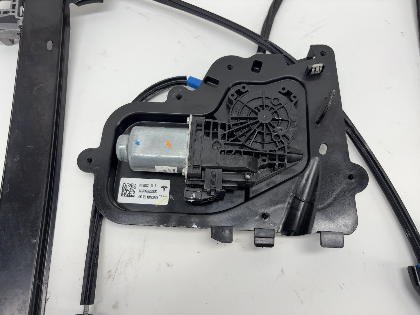 2017-2018 Tesla Model 3 Front Right Door Window Regulator 1096621-00-F