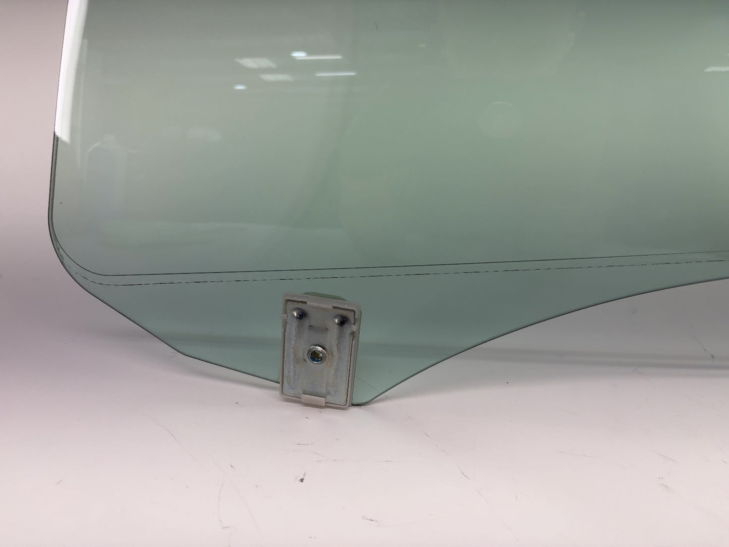 2024-2025 Tesla Model 3 Highland Front Left Door Glass Laminated 1768719-00-D
