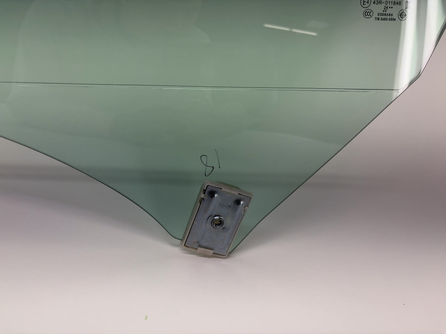 2024-2025 Tesla Model 3 Highland Front Left Door Glass Laminated 1768719-00-D