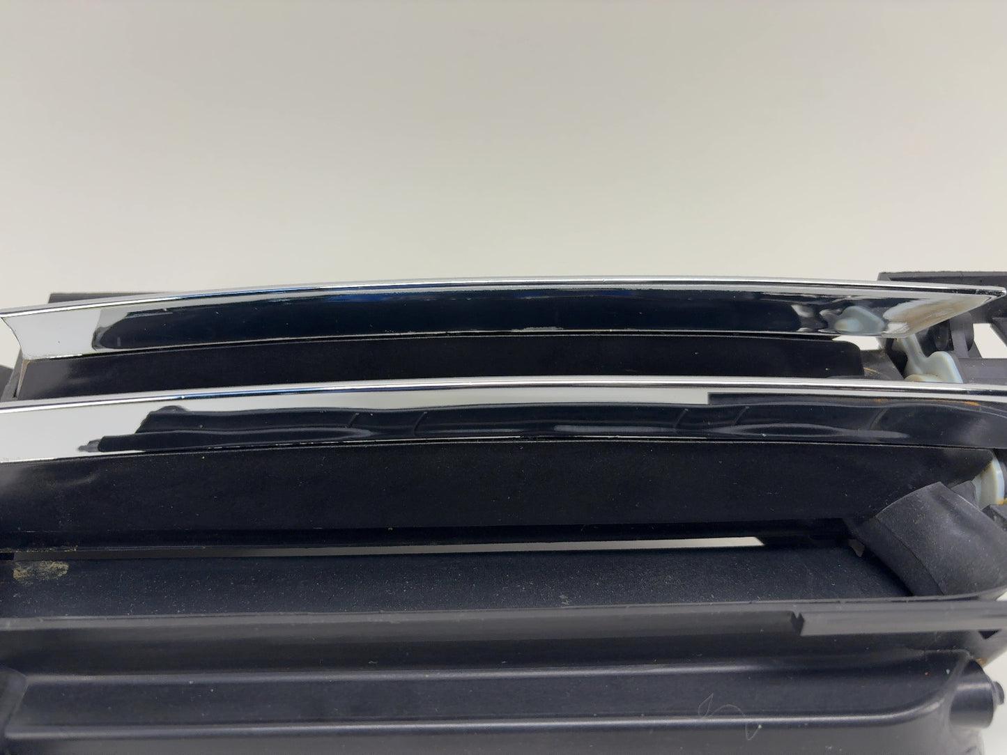 2013-2015 Tesla Model S Active Louvre Right 1007269-00-F