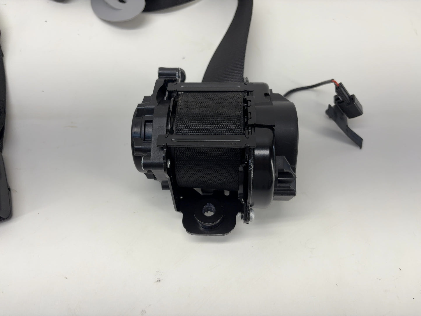 2026 Tesla Model Y Juniper First Row Right Seatbelt Without Pretensioner 3856706-N1-D