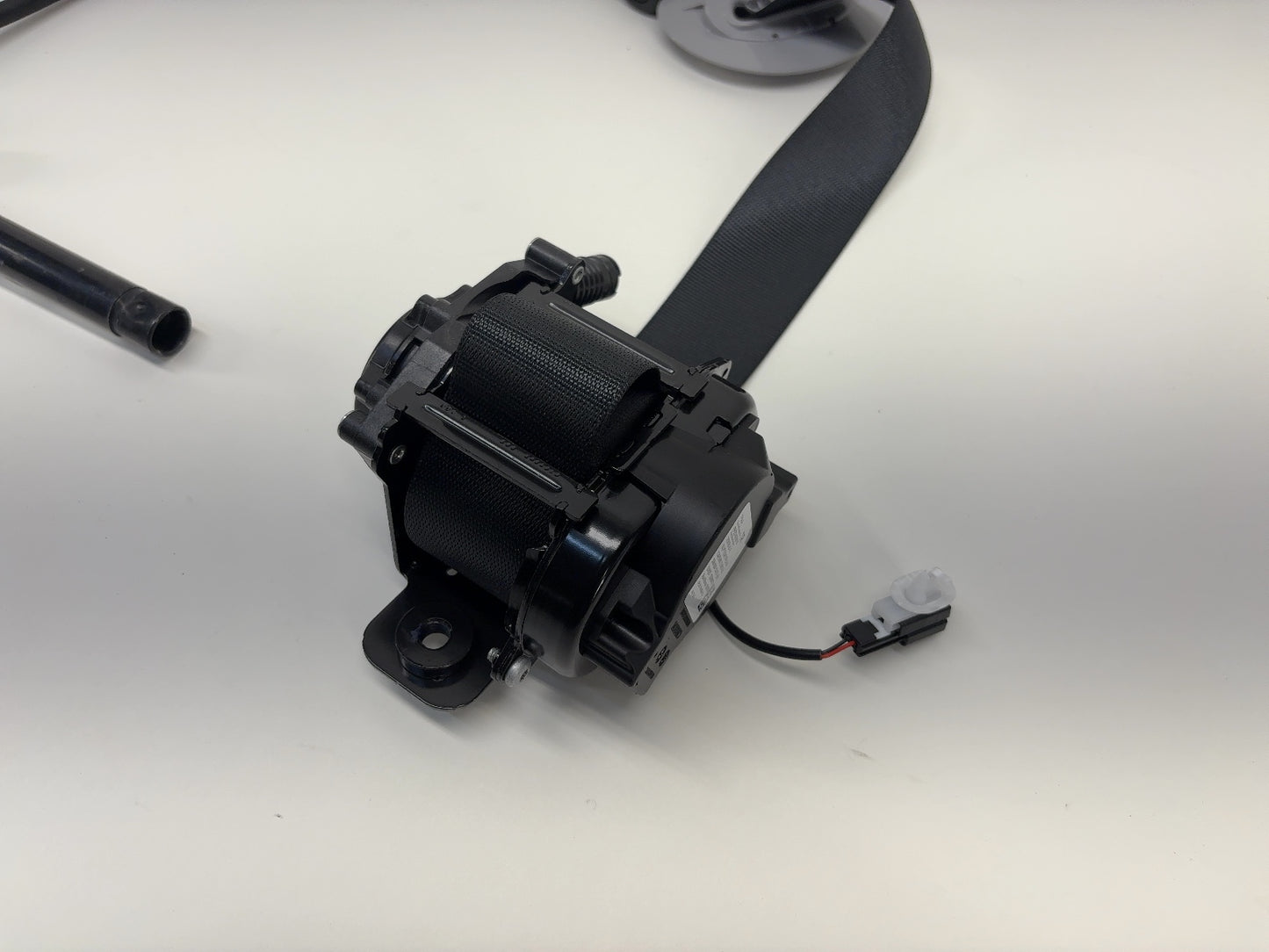 2025 Tesla Model 3 Highland Front Right Seat Belt 1856706-N1-E