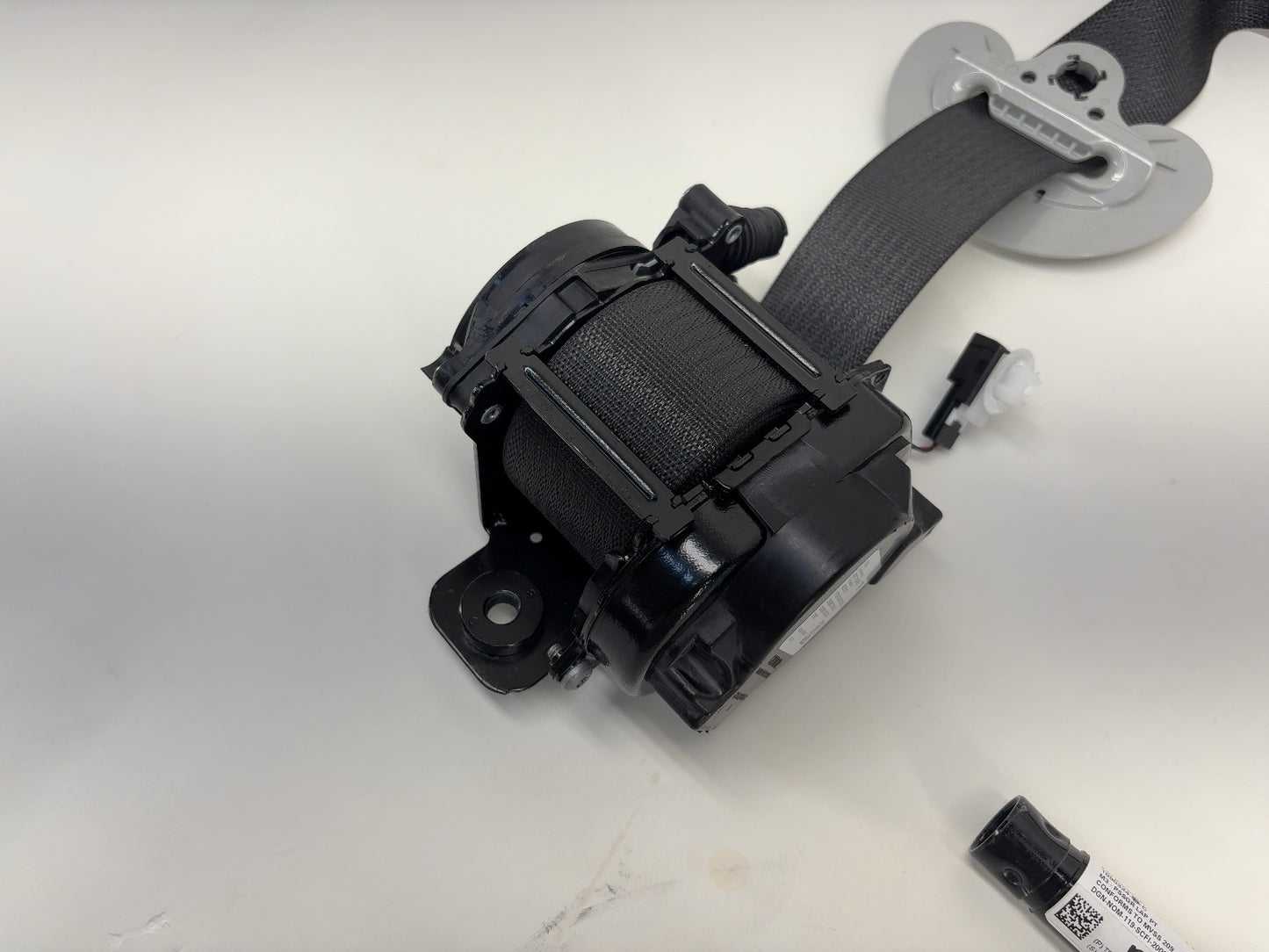 2018 Tesla Model 3 Front Right Seatbelt W Pretensioner 1081279-01-E