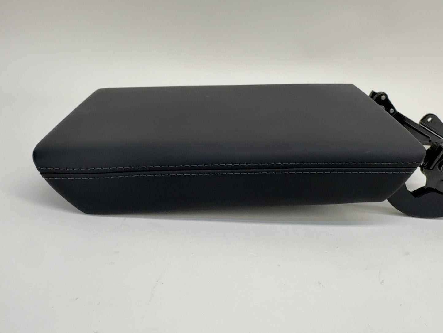 2025-2026 Tesla Model Y Juniper Console Armrest 1878977-24-D