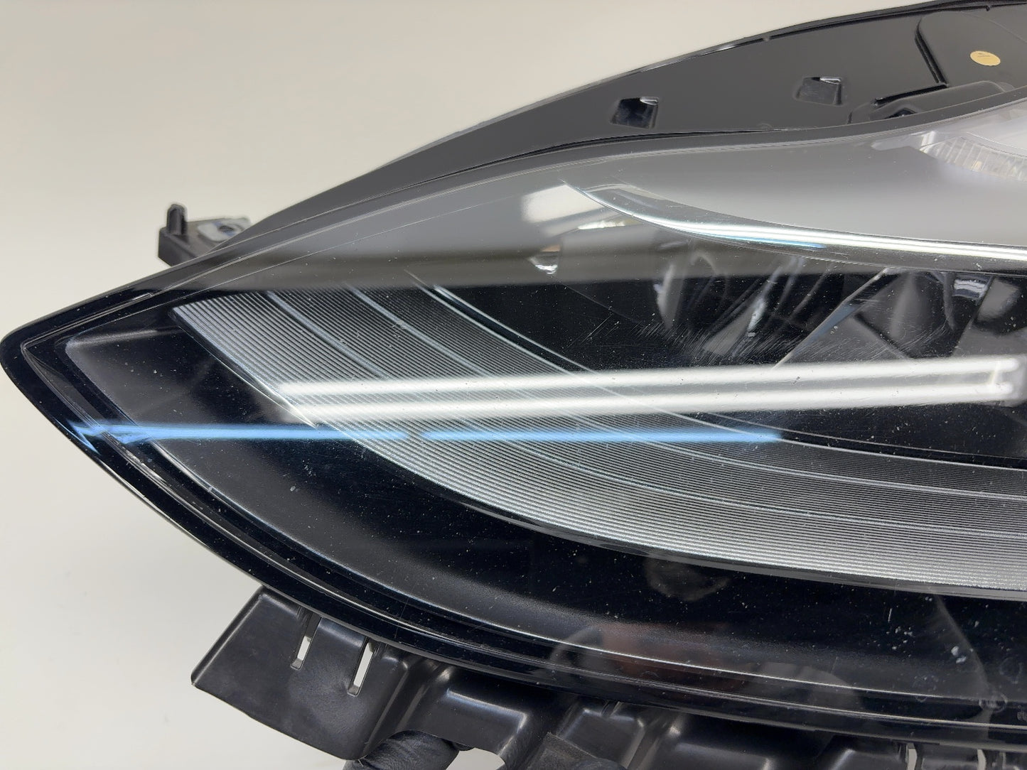 2023 Tesla Model Y Left Global Headlight 1514952-00-D