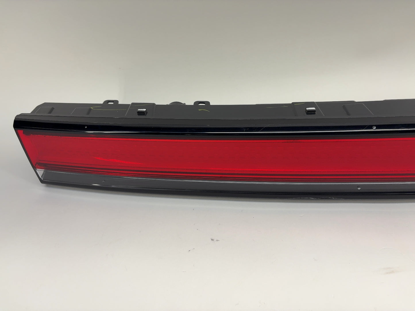 2023-2024 Rivian R1T Tailgate Lamp PT00000470-M