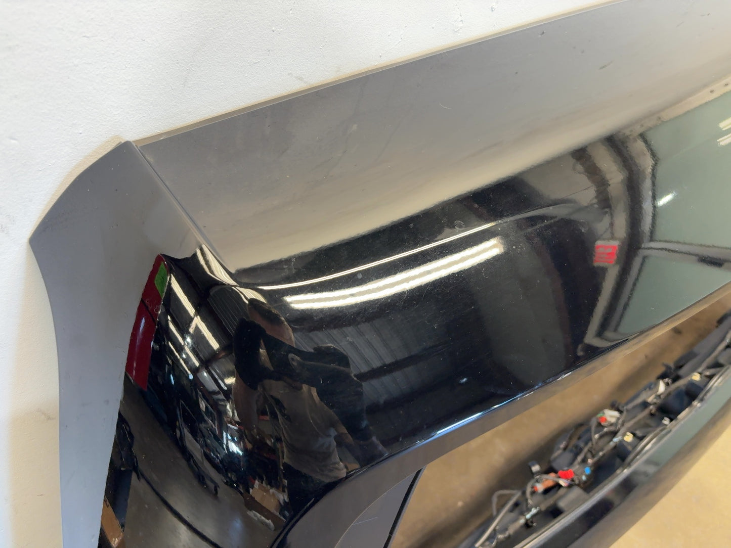 2024 Rivian R1S Upper Liftgate PT00270572-D