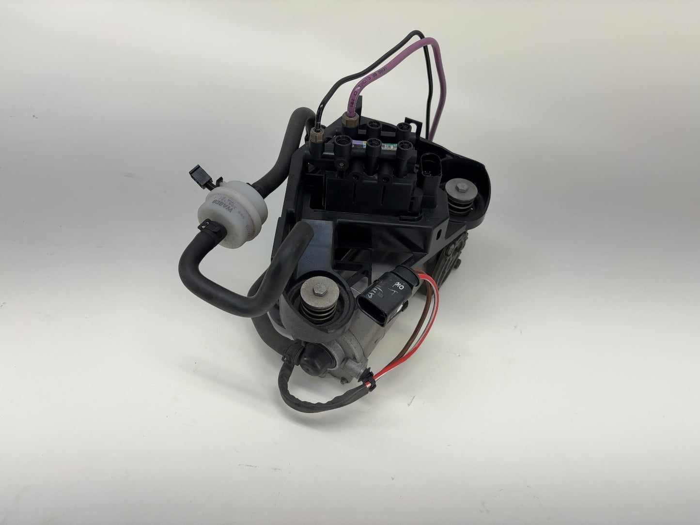 2019-2021 Tesla Model X Air Compressor Assembly 1027911-00-H