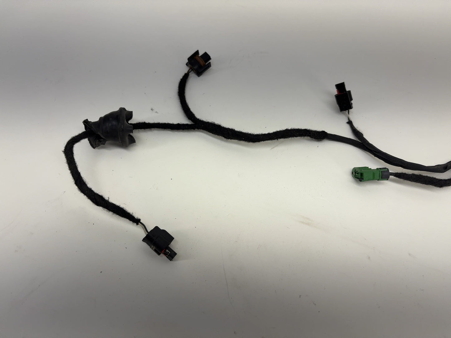 2023 Rivian R1S Liftgate Upper Bezel Harness PT00054339-E