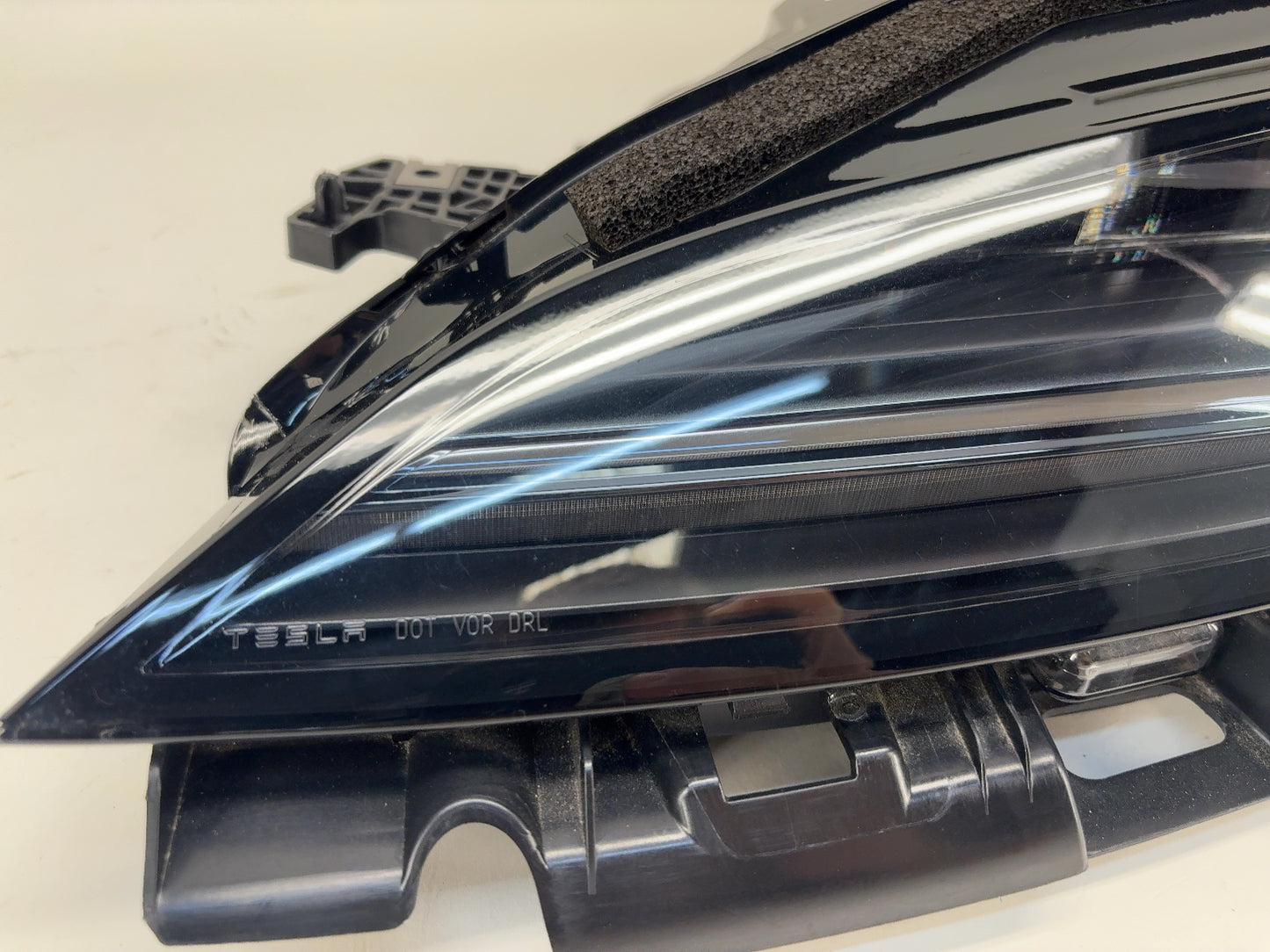2024-2025 Tesla Model 3 Highland Left Headlamp 1694086-00-G