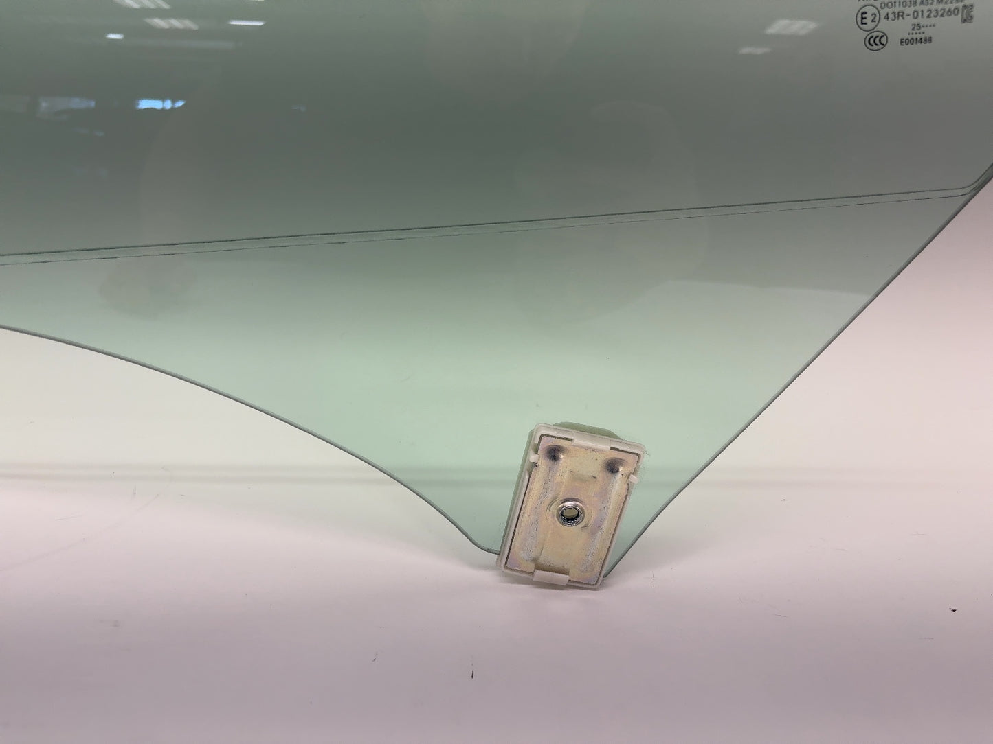 2024-2025 Tesla Model 3 Highland Front Left Door Glass Laminated 1768719-00-D