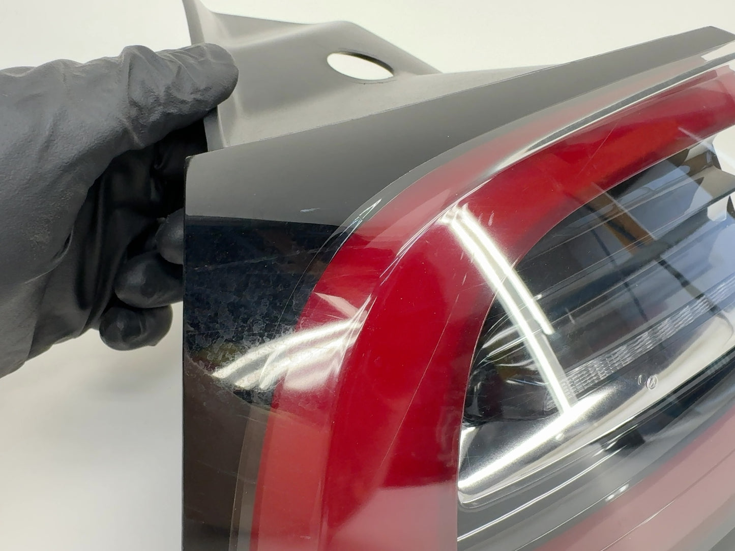2021 Tesla Model 3 Tail Lamp Rear Bodyside Left 1077397-00-G
