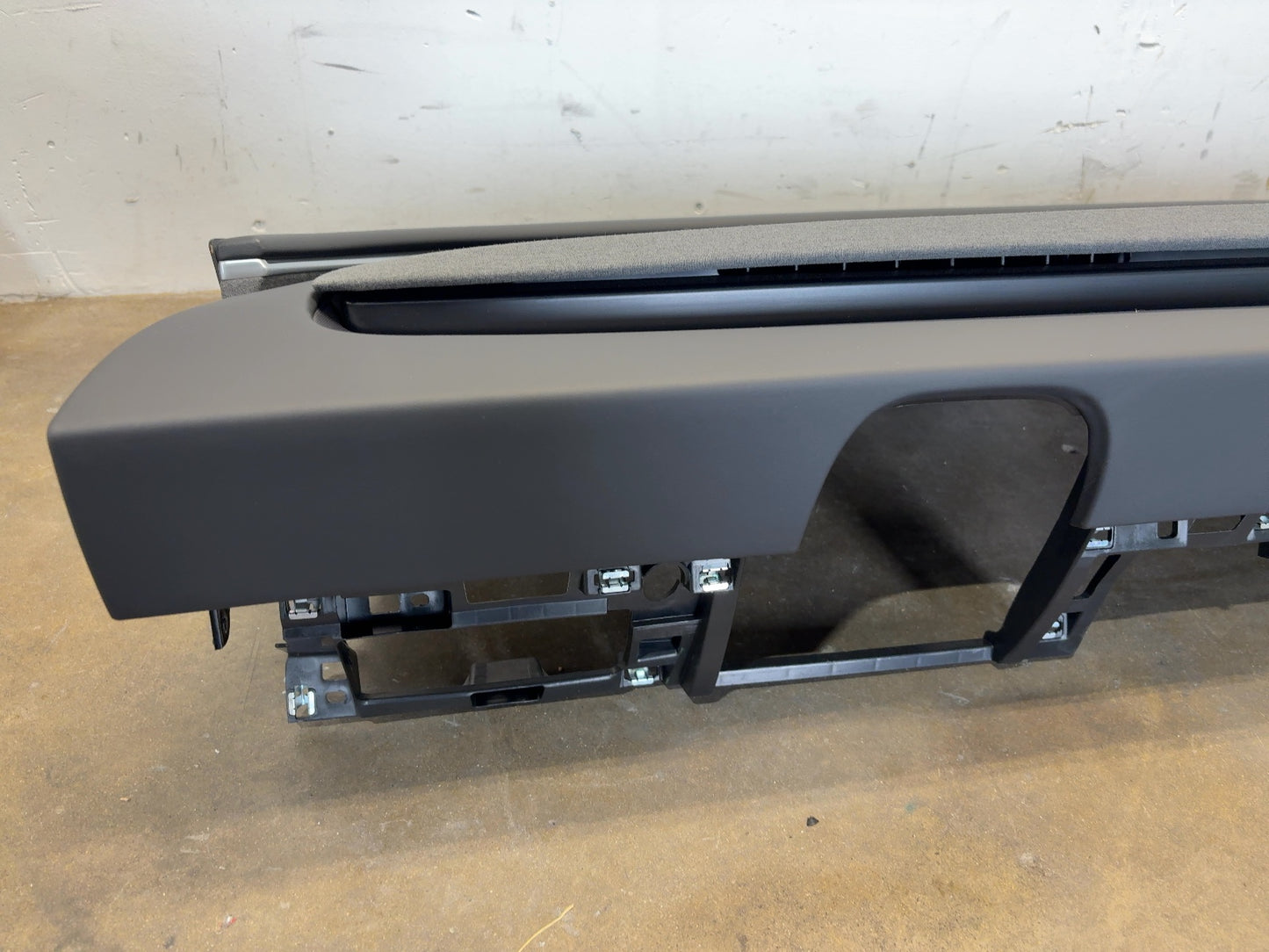 2024-2025 Tesla Model 3 Highland Dash Instrument Panel With Airbag And Wrap Around 1774464-25-F