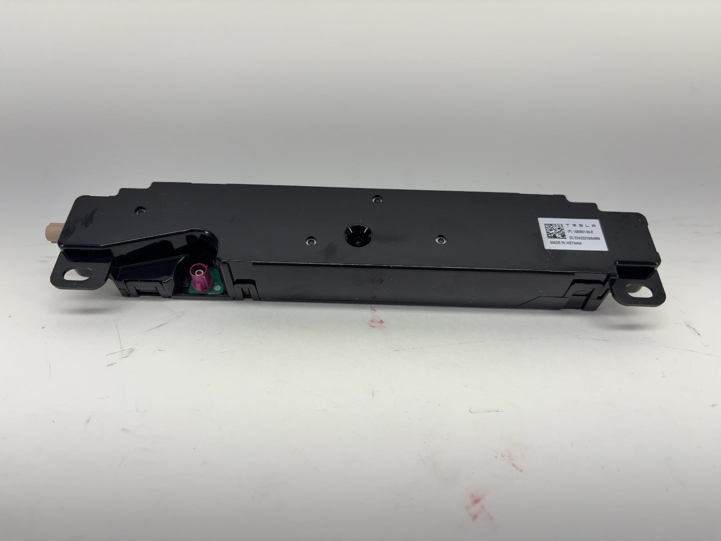 2023 Tesla Model Y Bluetooth Wifi Antenna 1585601-00-E