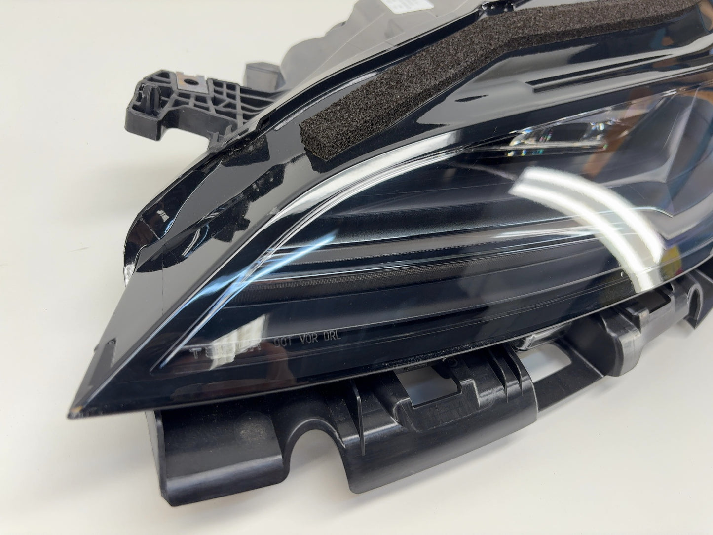 2025-2026 Tesla Model 3 Highland Front Headlamp Left 1694086-00-I
