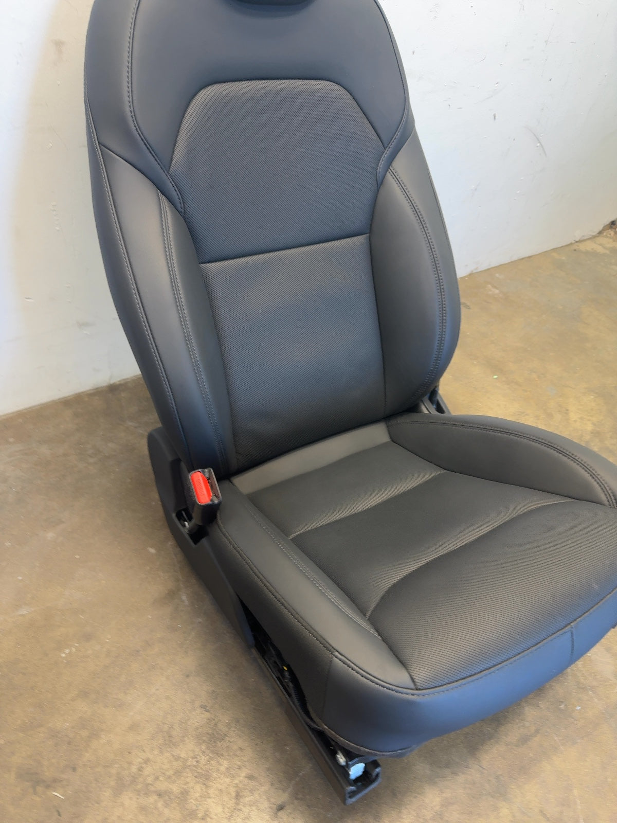 2025 Tesla Model 3 Highland Front Left Seat Assembly 7754322-01-C