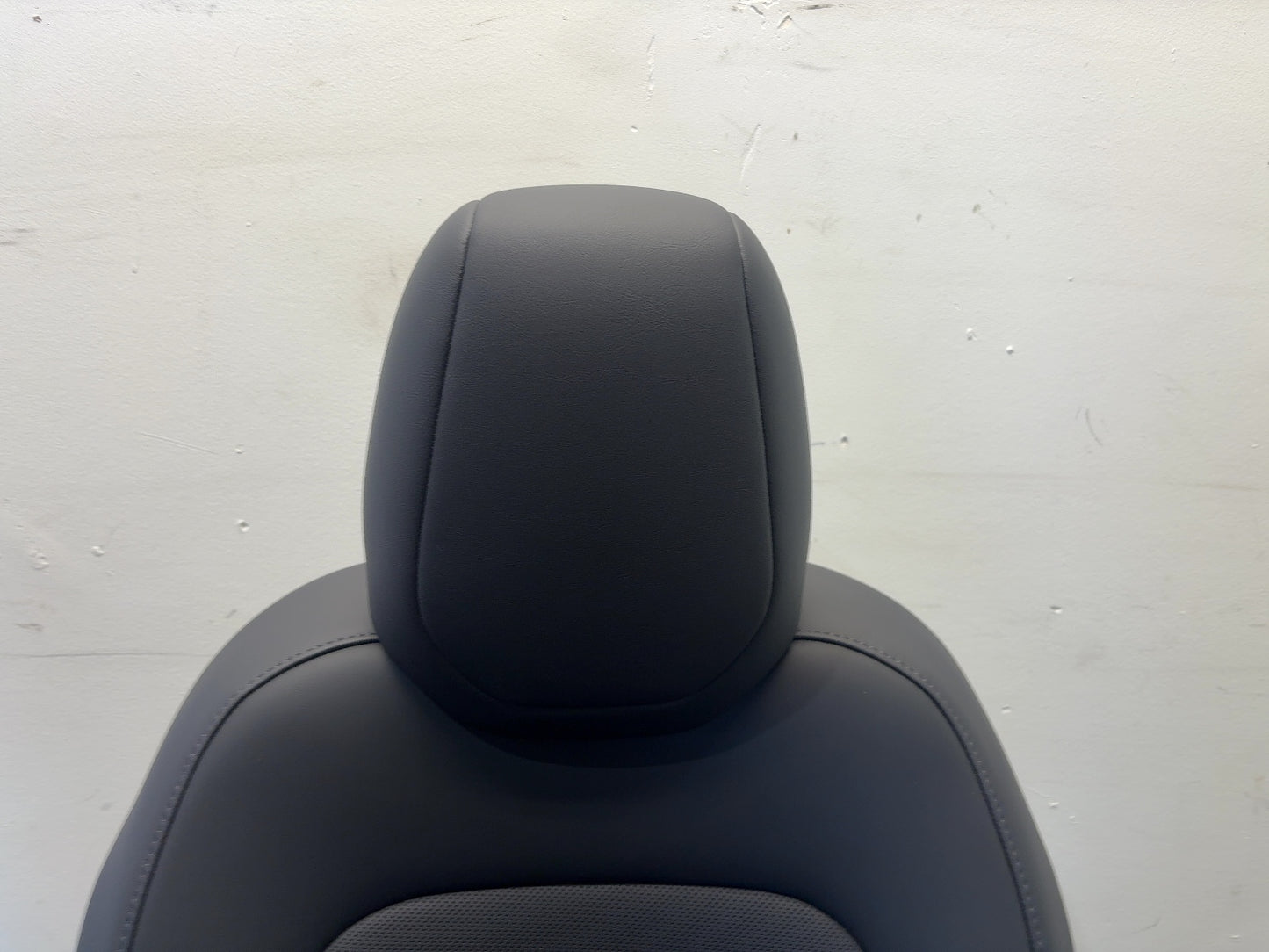 2025-2026 Tesla Model 3 Highland Front Right Seat Assembly 7754324-01-B
