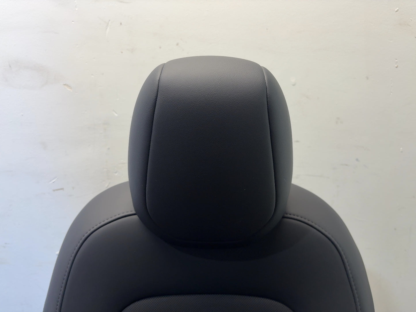 2025-2026 Tesla Model 3 Highland Front Right Seat Assembly 7754324-01-B