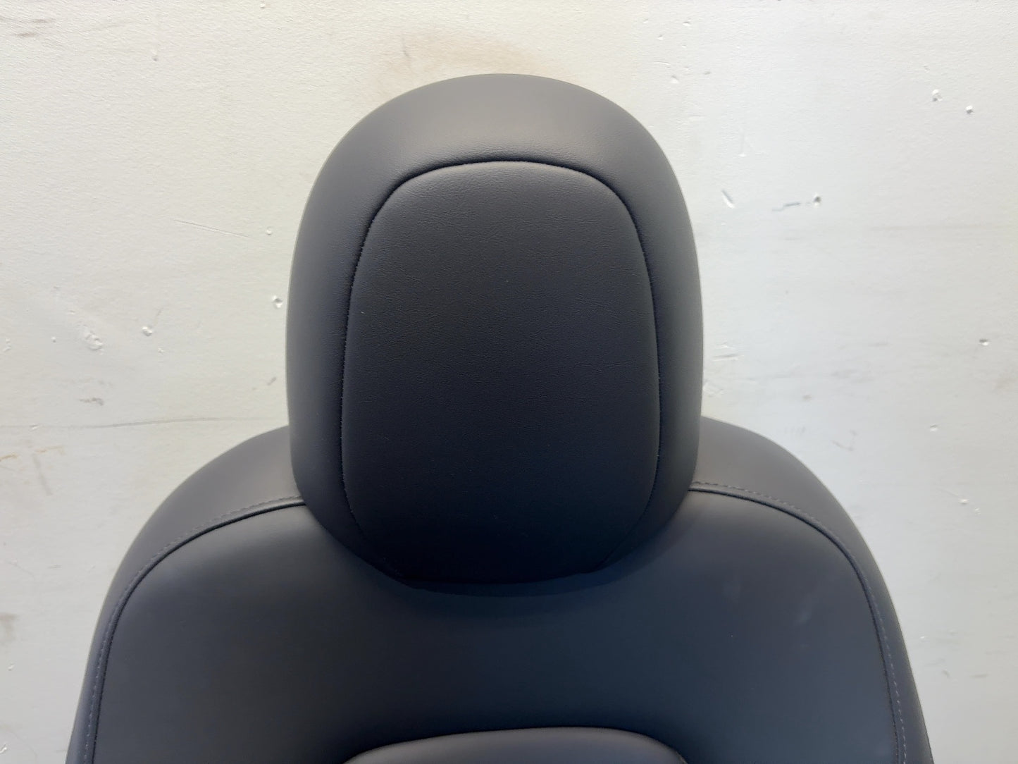 2023 Tesla Model Y Front Right Seat Assembly 6654324-01-A