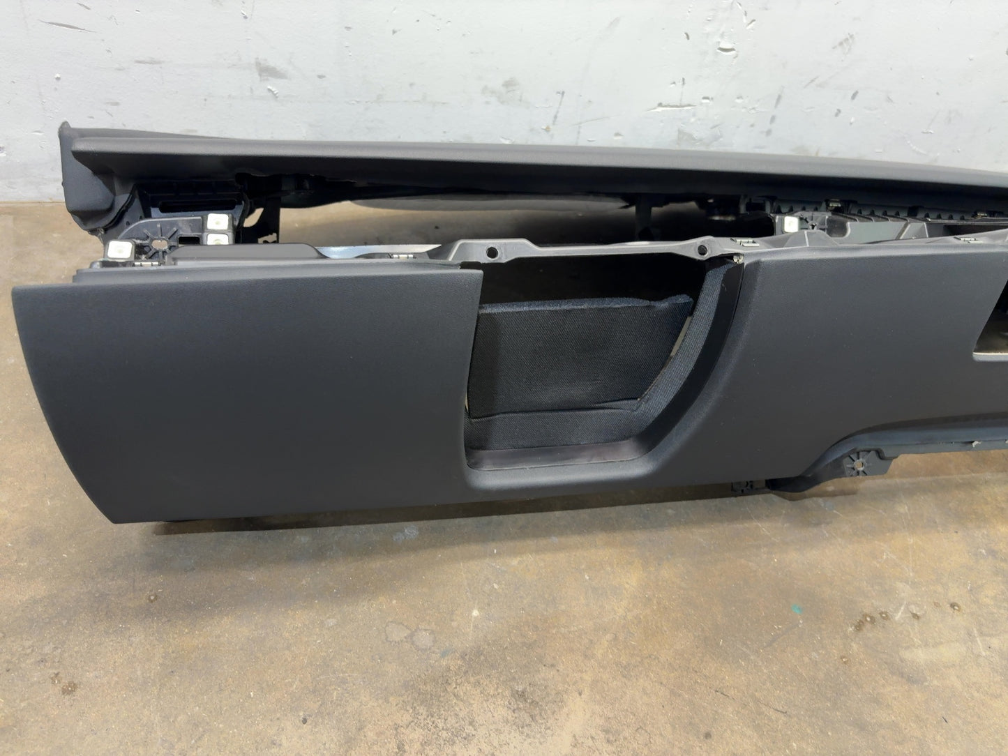 2021-2025 Tesla Model 3 Dash Panel With Airbag 1077823-00-G