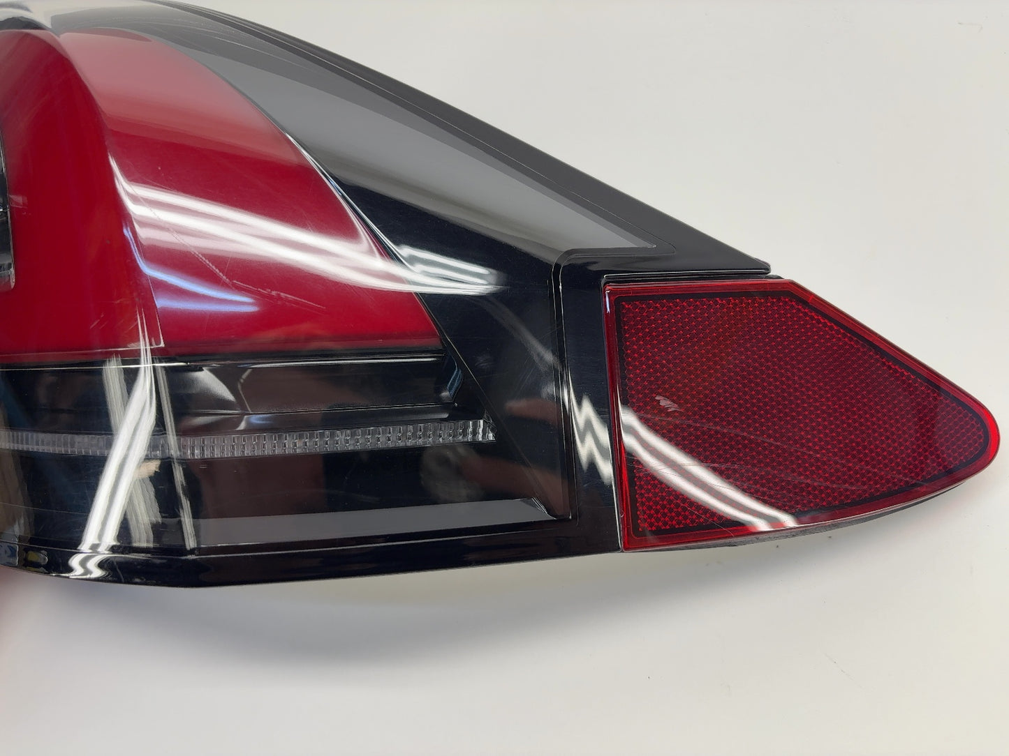 2020 Tesla Model X Right Tail Lamp Quarter Mounted 1034333-00-B