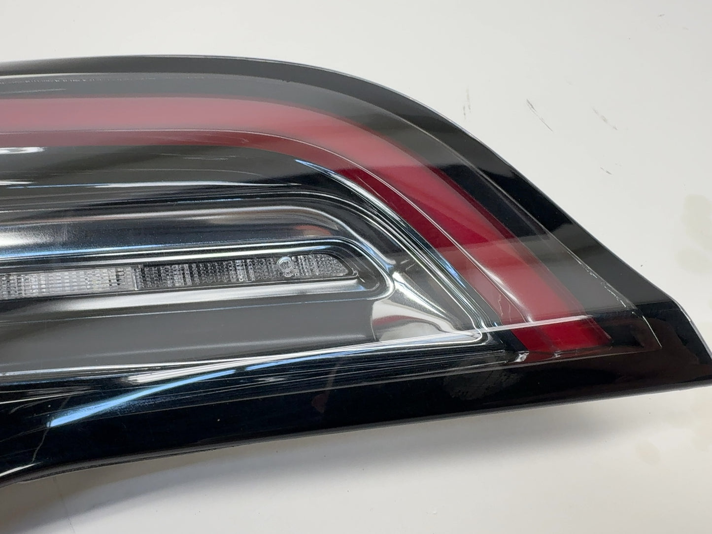 2021-2022 Tesla Model 3 Right Tail Lamp Trunk Mounted 1077402-00-G