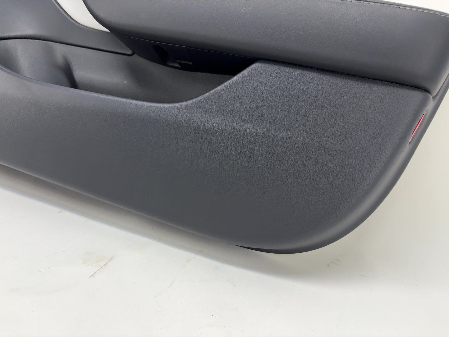 2020 Tesla Model 3 Front Right Door Panel 1090411-92-L