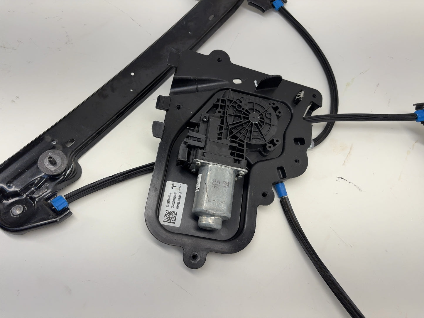 2020 Tesla Model 3 Front Left Window Regulator 1096620-14-J