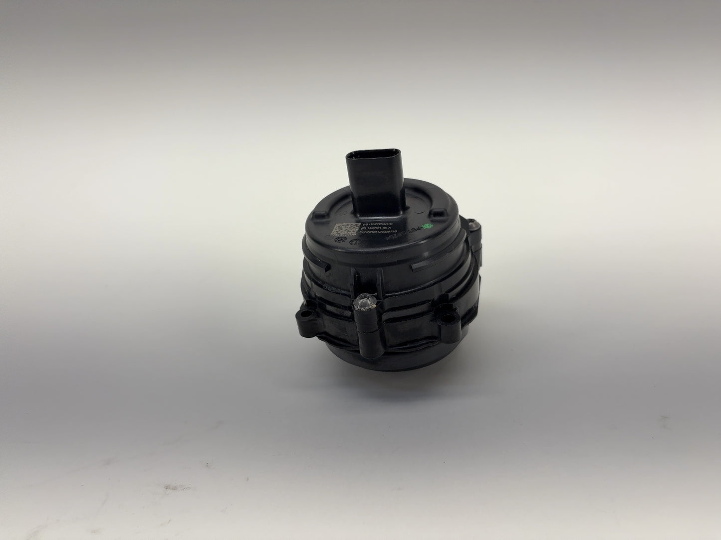 2023 Tesla Model Y Supermanifold Coolant Pump 1492611-00-A