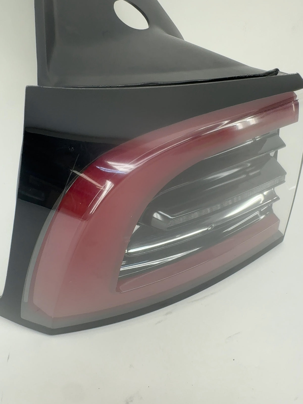 2021-2023 Tesla Model 3 Tail Lamp Rear Bodyside Left 1077397-00-H