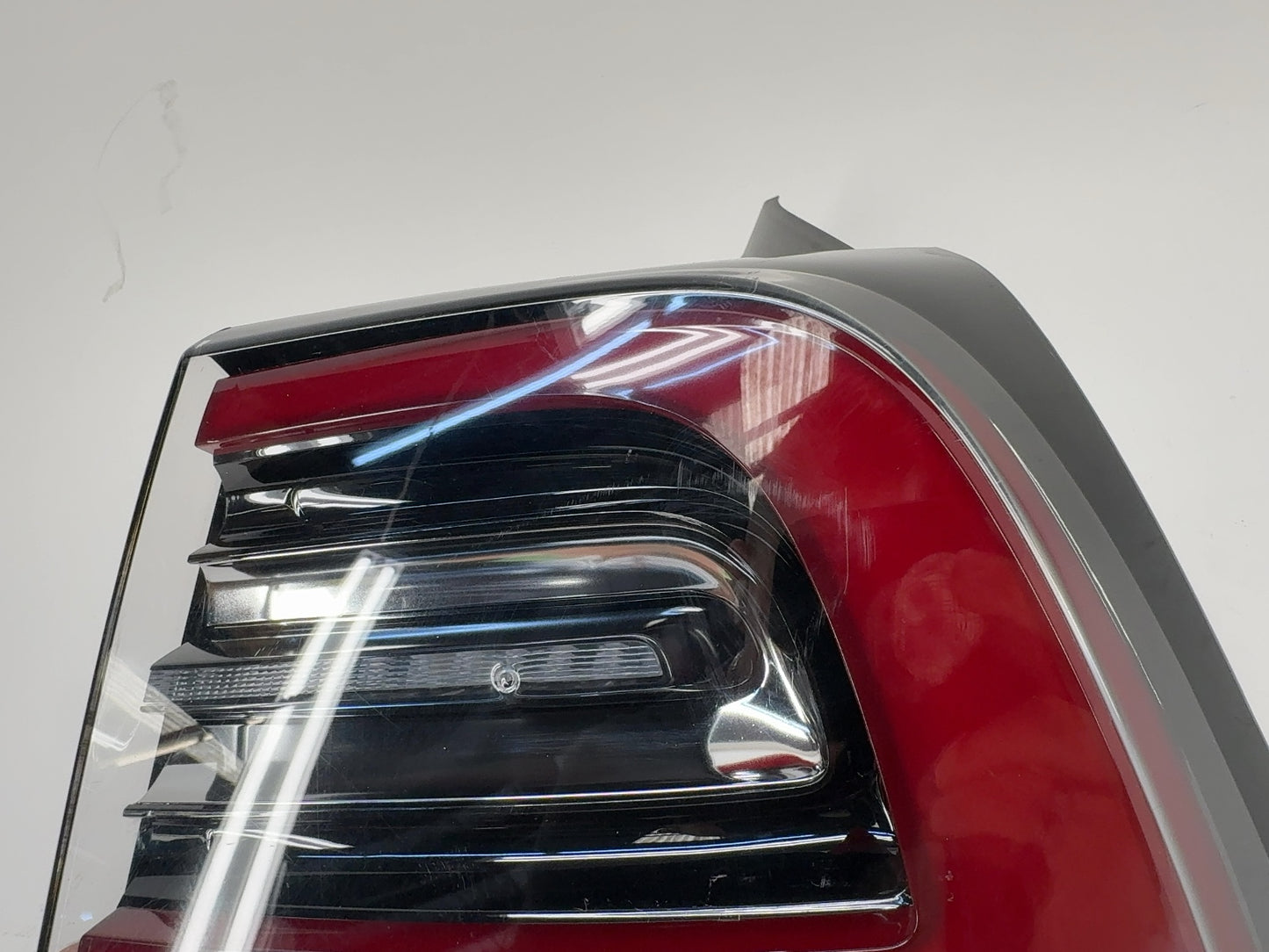 2022 Tesla Model 3 Tail Lamp Rear Bodyside Right 1077398-96-F