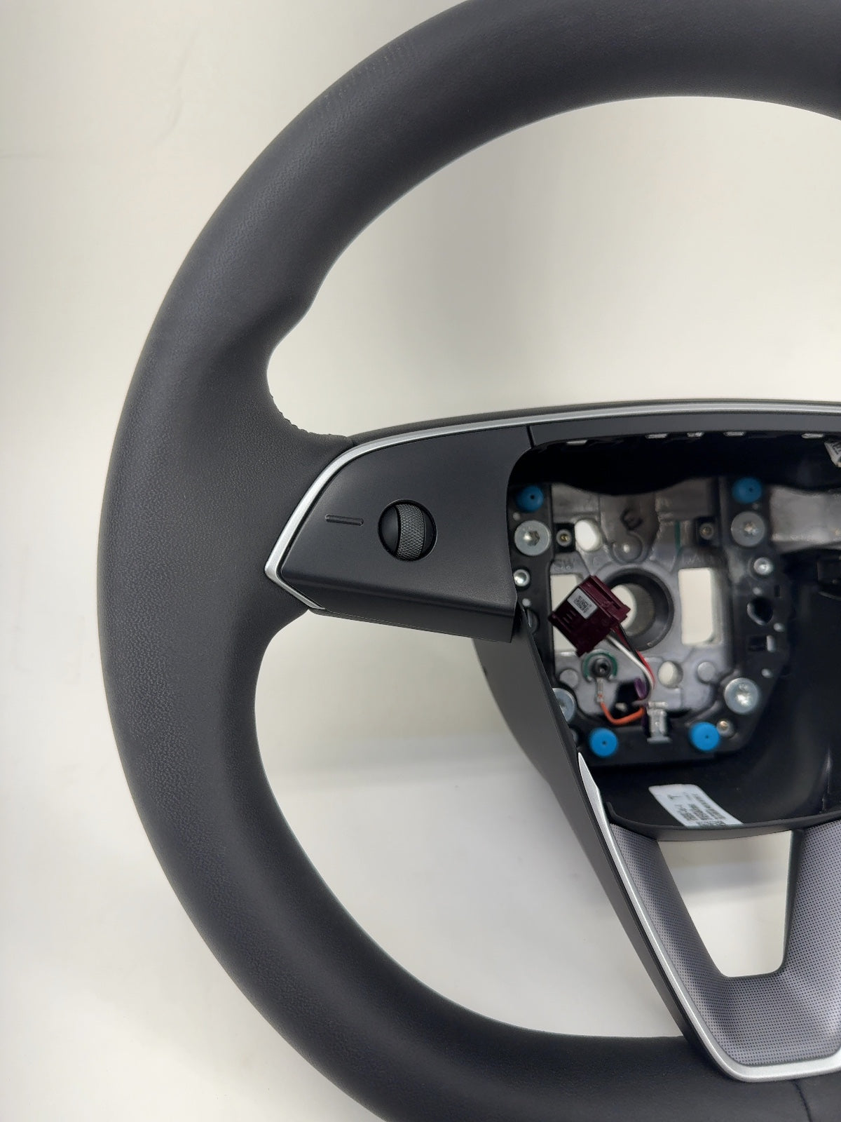 2025 Tesla Model 3 Highland Steering Wheel Pur Leather 1735339-00-G