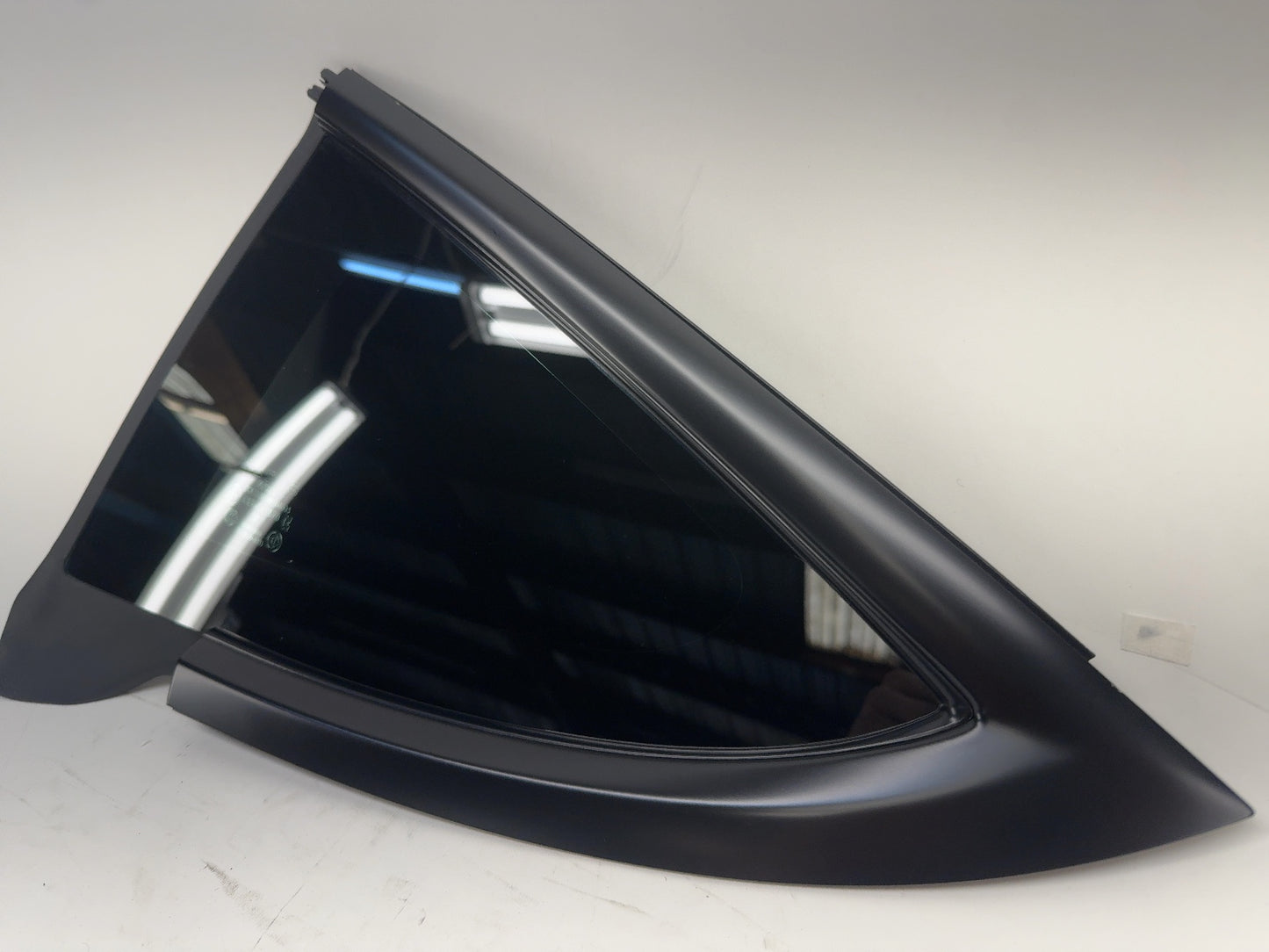 2025-2026 Tesla Model 3 Highland Left Quarter Glass 1915483-20-C