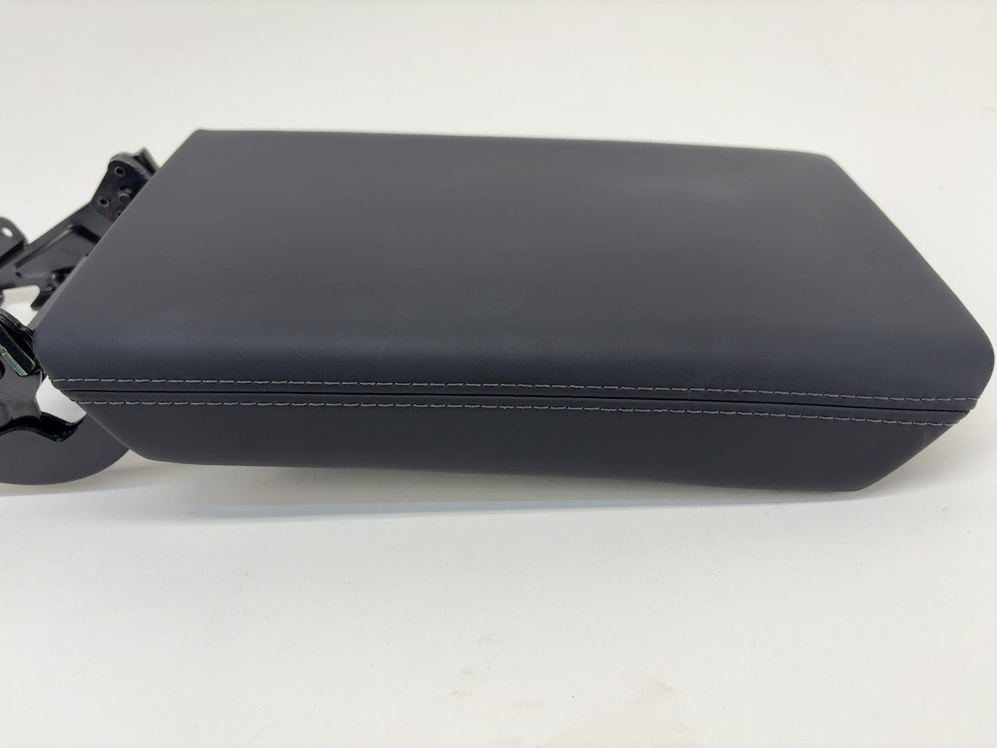 2025-2026 Tesla Model 3 Highland Center Console Armrest 1714422-24-G