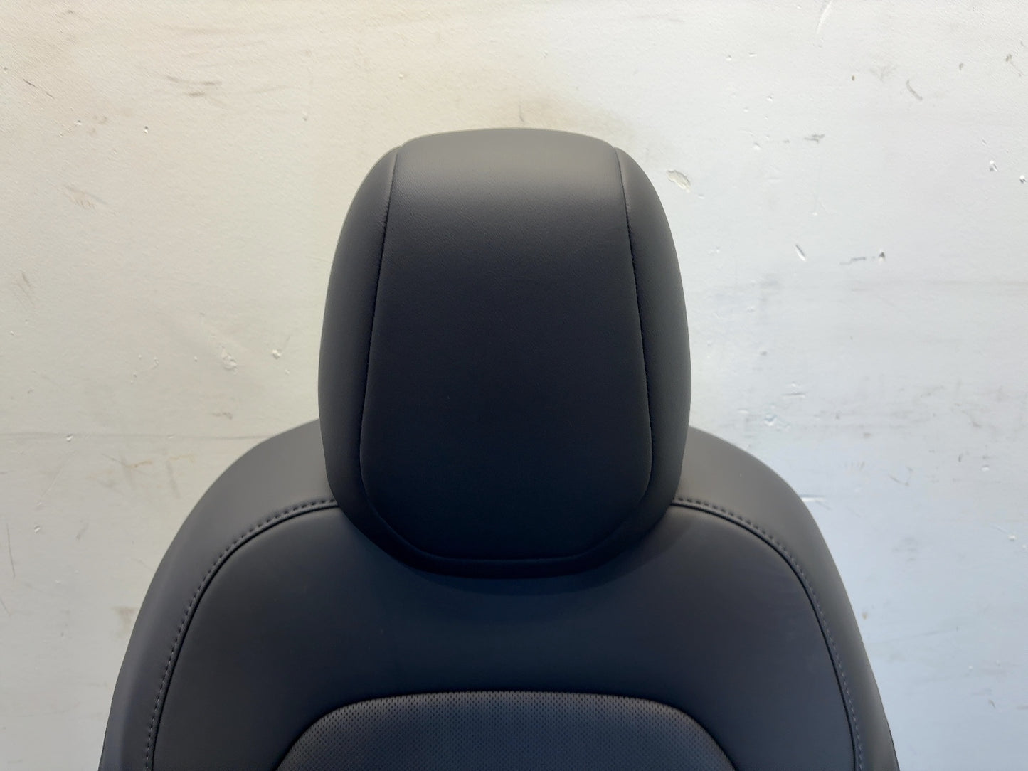 2026 Tesla Model Y Juniper Front Left Seat Assembly 2700040-F1-A