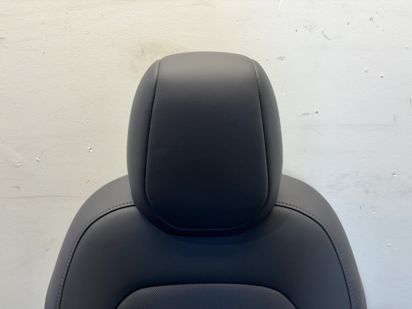 2025-2026 Tesla Model 3 Highland Front Right Seat Assembly 7754324-01-B