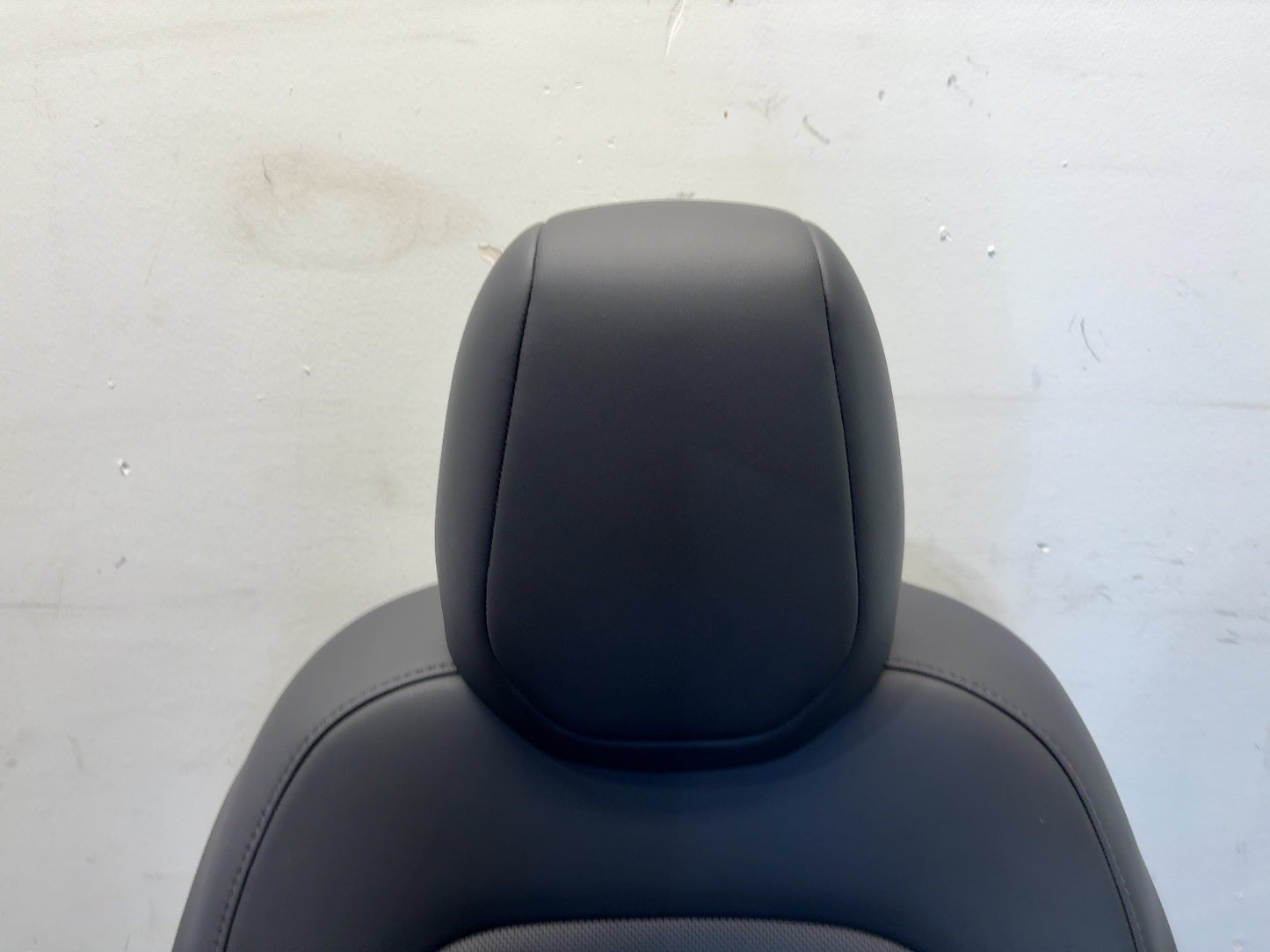 2025-2026 Tesla Model 3 Highland Front Right Seat Assembly 7754324-01-B