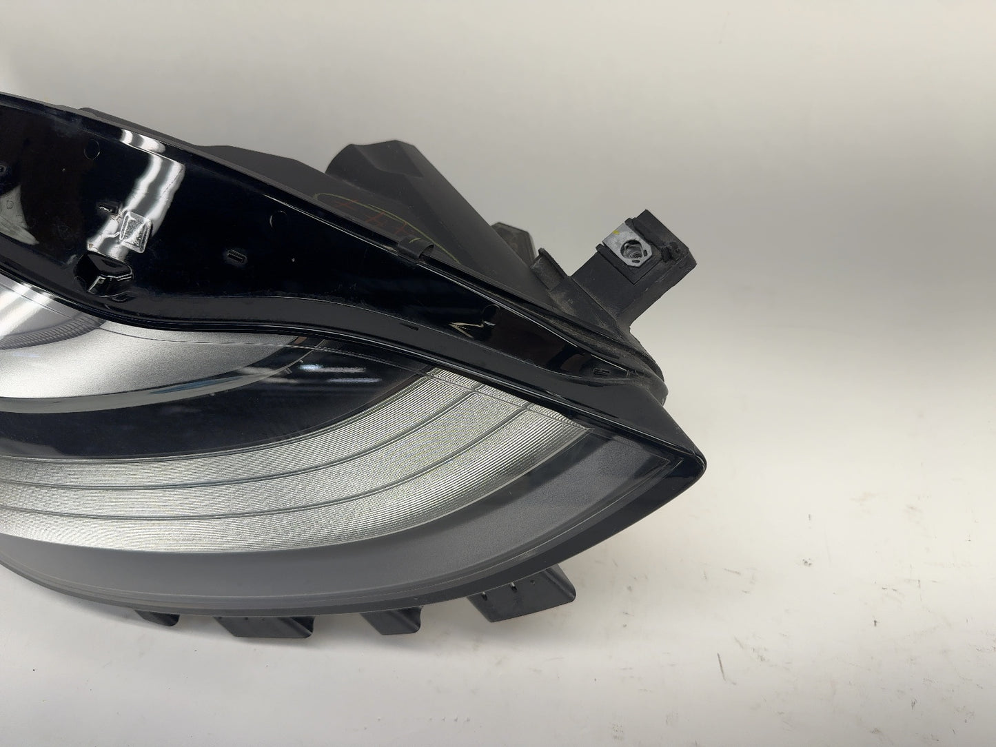 2018 Tesla Model 3 Right Headlamp 1077372-00-G